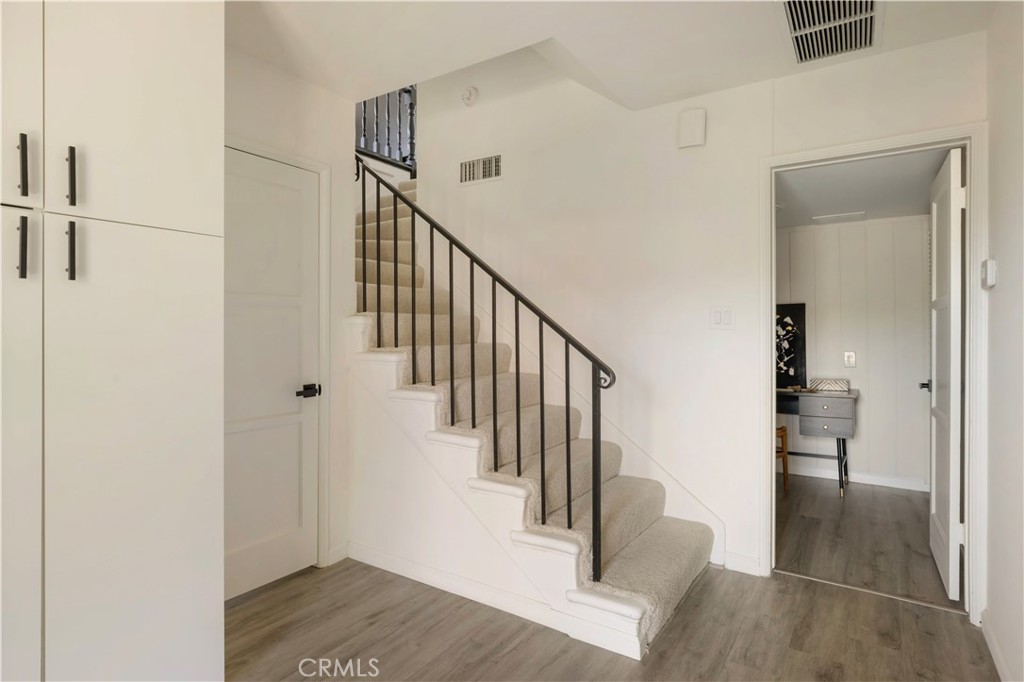 2054 Kenilworth Property Photo 17