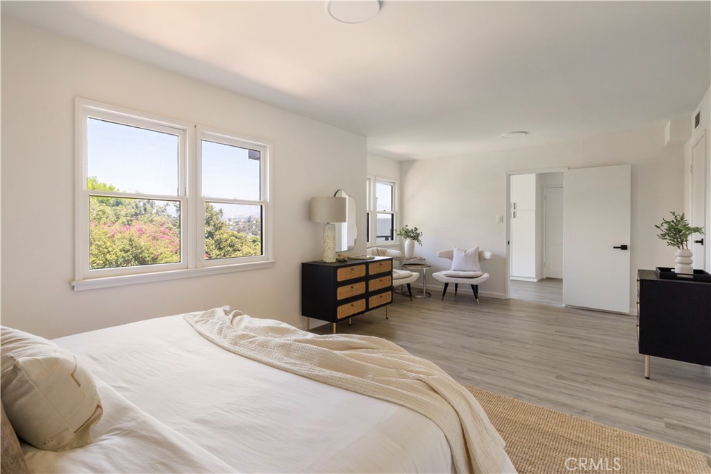 2054 Kenilworth Property Photo 19