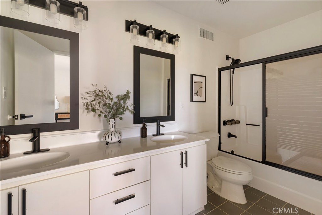 2054 Kenilworth Property Photo 20