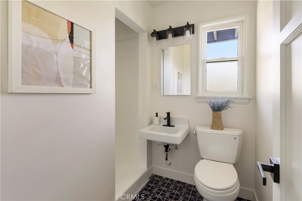 2054 Kenilworth Property Photo 22