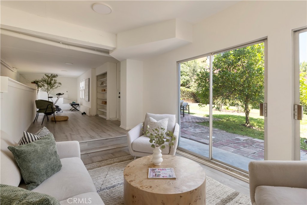 2054 Kenilworth Property Photo 26