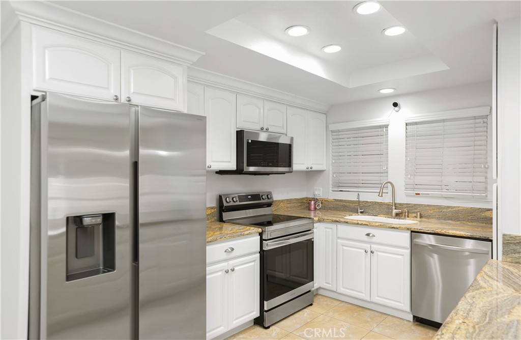 2191 Via Mariposa E B Property Photo 3