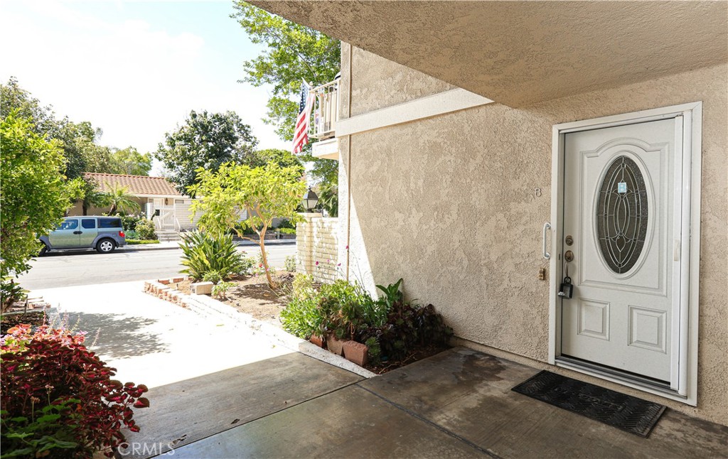 2191 Via Mariposa E B Property Photo 4
