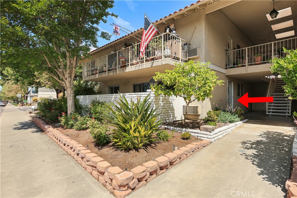 2191 Via Mariposa E B Property Photo 6