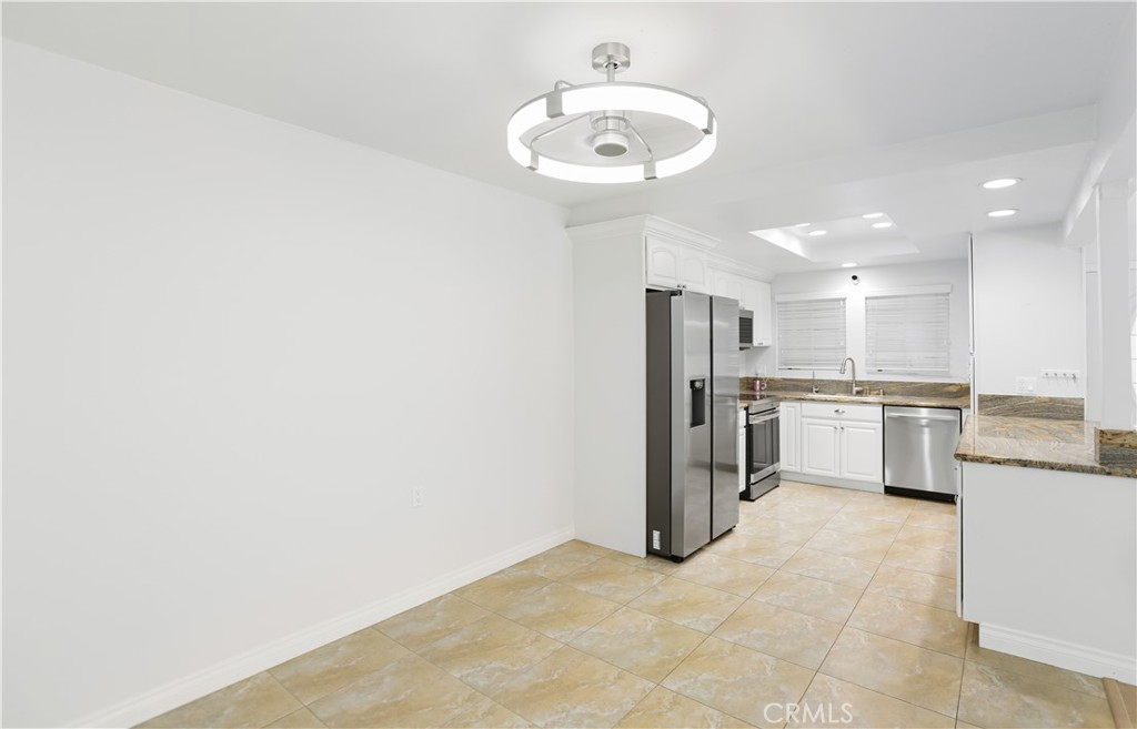 2191 Via Mariposa E B Property Photo 8