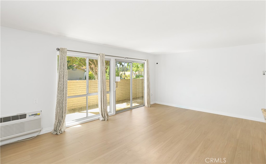 2191 Via Mariposa E B Property Photo 12