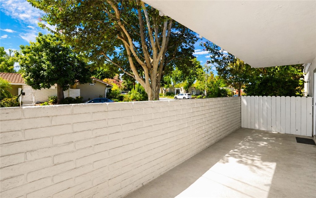2191 Via Mariposa E B Property Photo 27