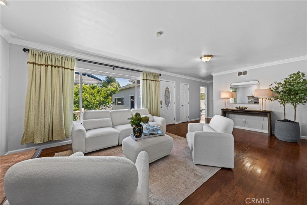 1330 Bush Street Property Photo 11