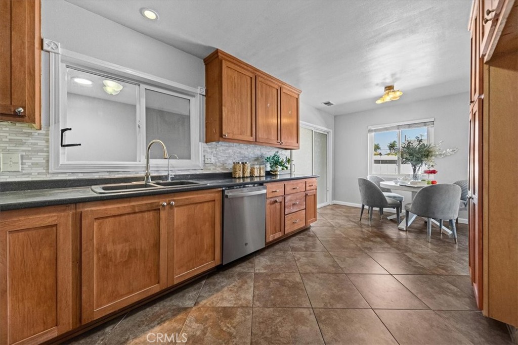 1330 Bush Street Property Photo 16