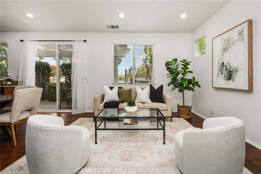 140 W Cork Tree Property Photo 1