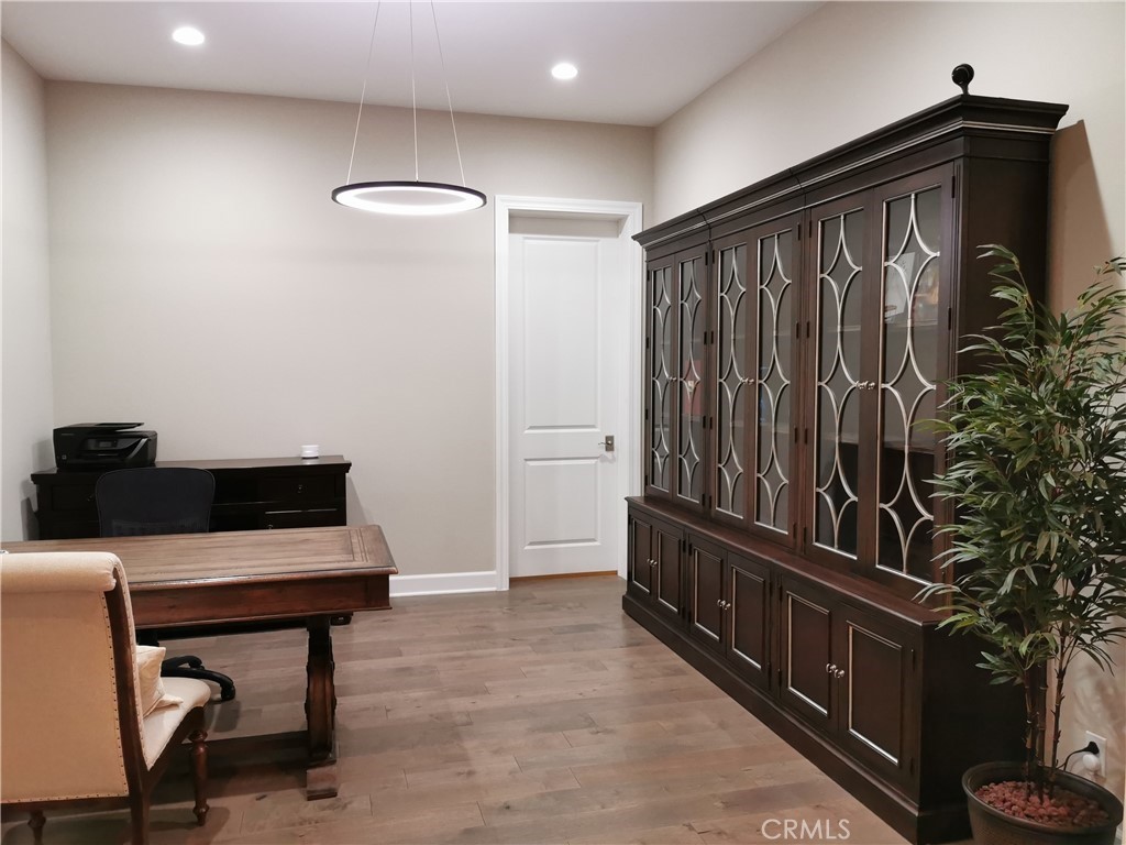 16 Branding Iron Property Photo 3