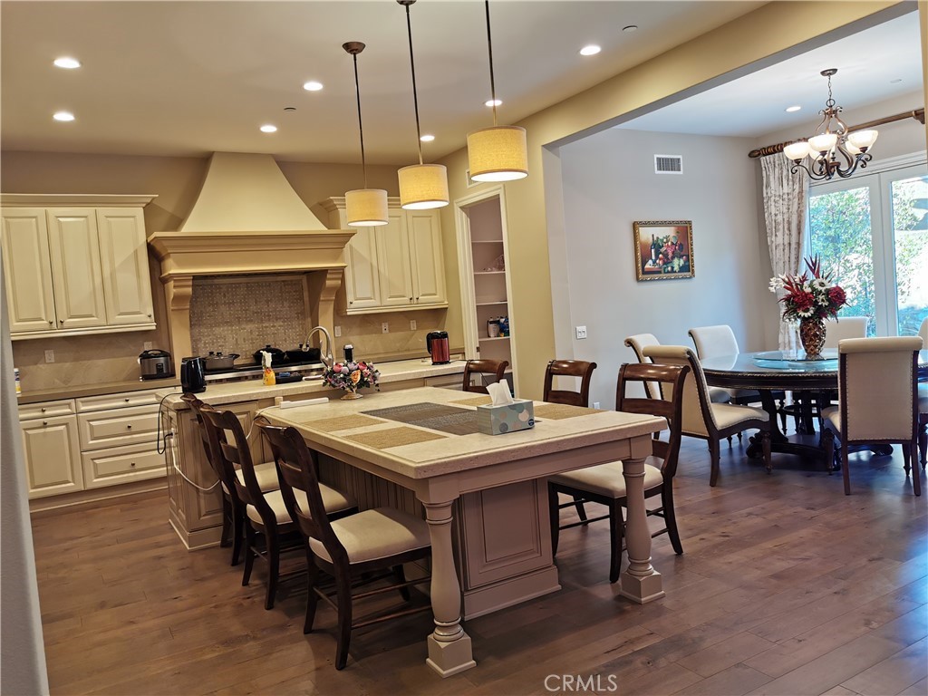 16 Branding Iron Property Photo 8