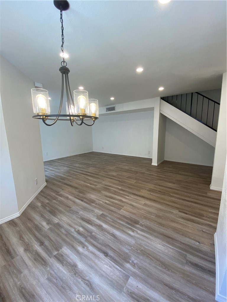 7651 Reseda Blv 5t Property Photo 2