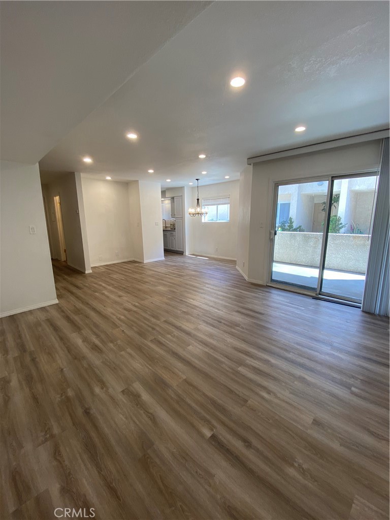 7651 Reseda Blv 5t Property Photo 3
