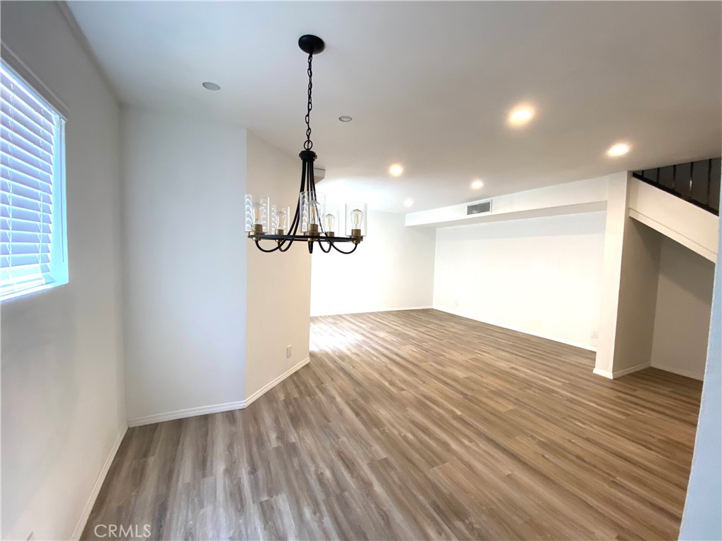 7651 Reseda Blv 5t Property Photo 4