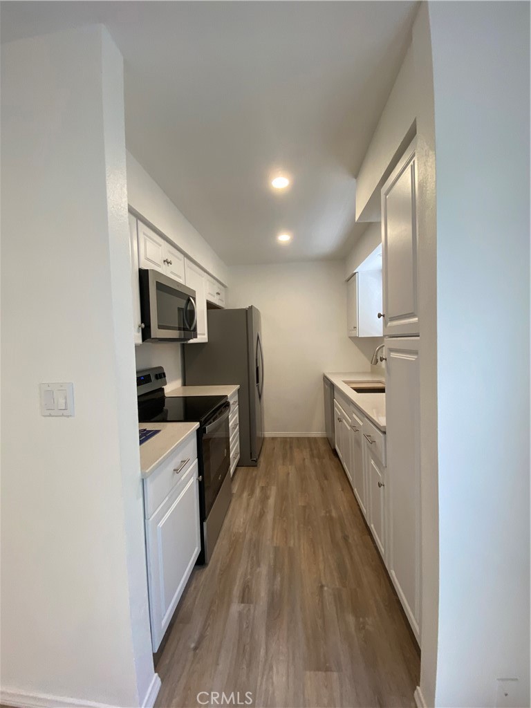 7651 Reseda Blv 5t Property Photo 5