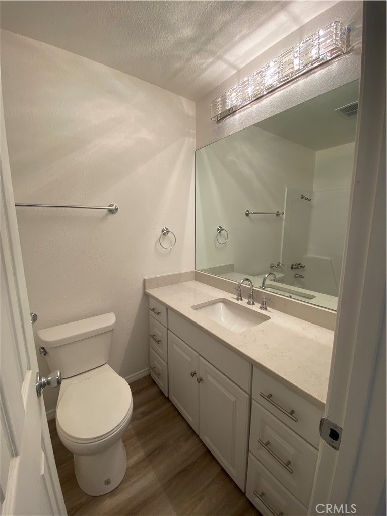 7651 Reseda Blv 5t Property Photo 11