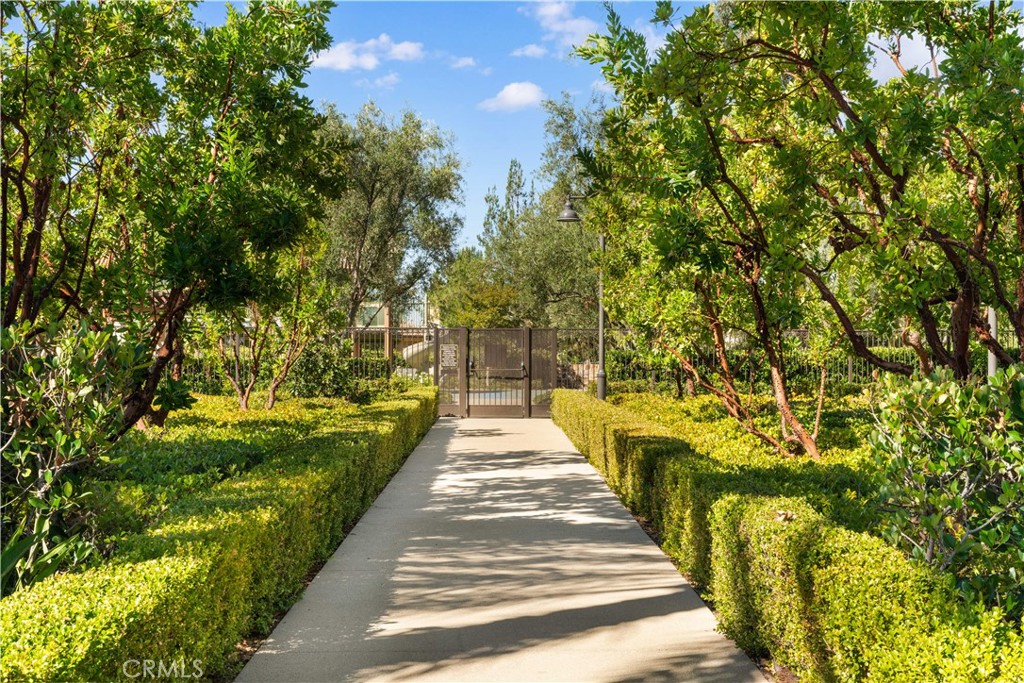 52 English Saddle Property Photo 72