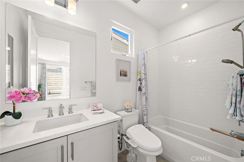 230 Abacus Property Photo 33
