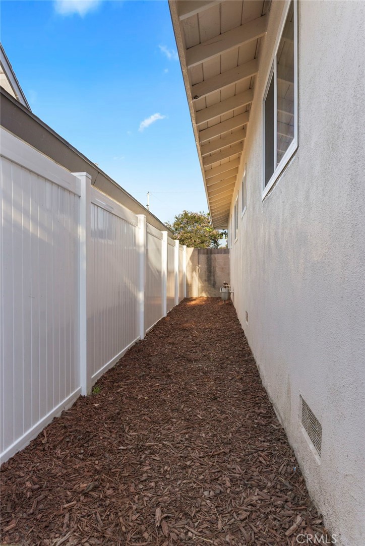 16451 Rhone Property Photo 27