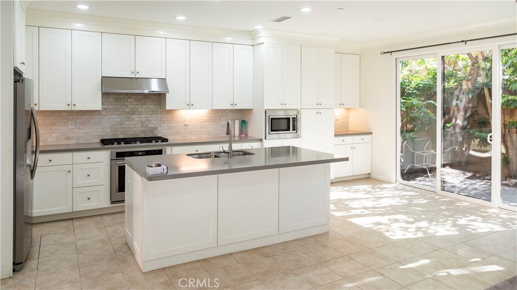 188 Crescent Moon Property Photo 3