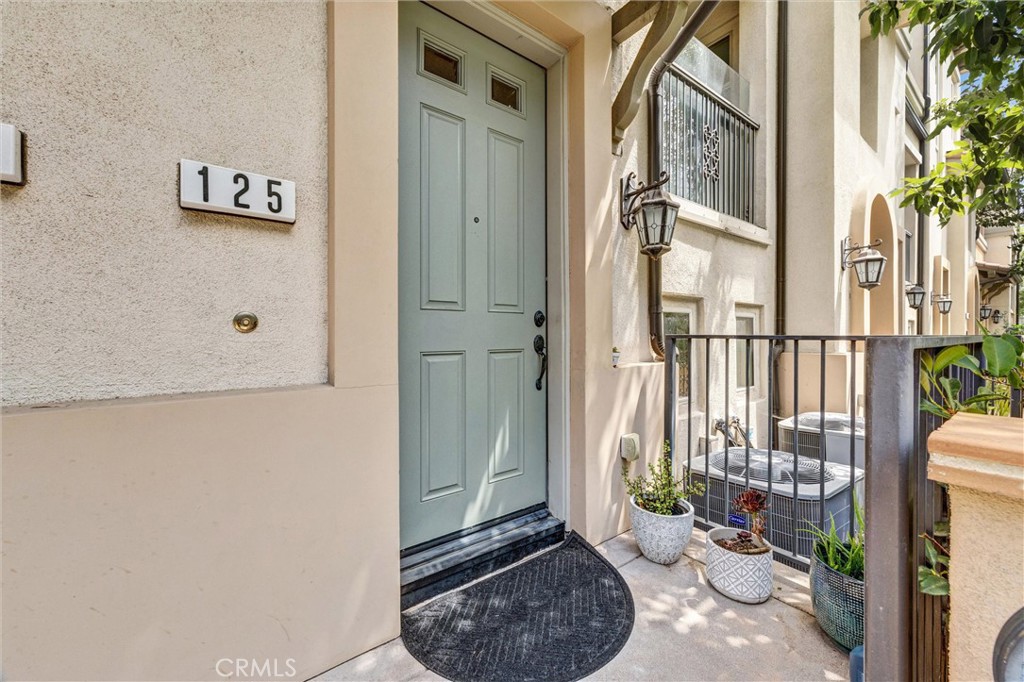 125 Neptune Property Photo 2