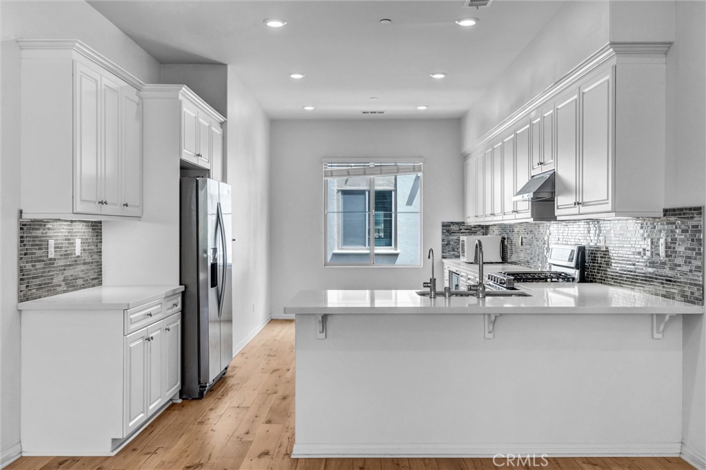 125 Neptune Property Photo 11