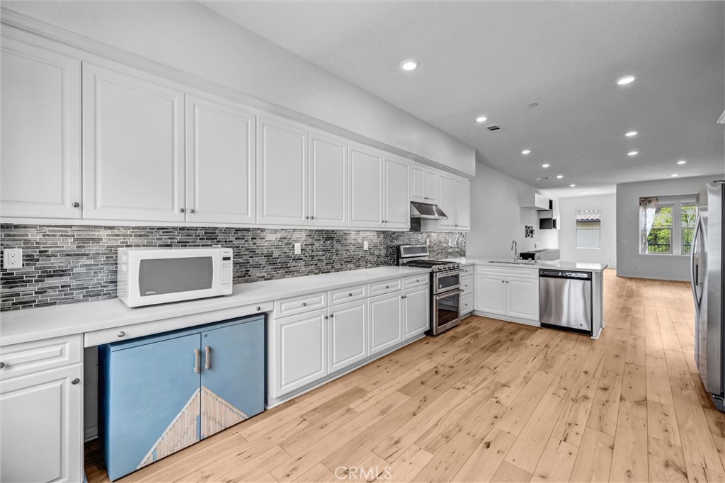 125 Neptune Property Photo 13