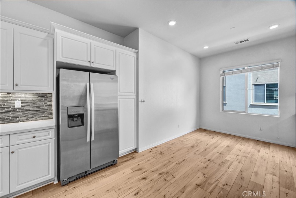 125 Neptune Property Photo 16