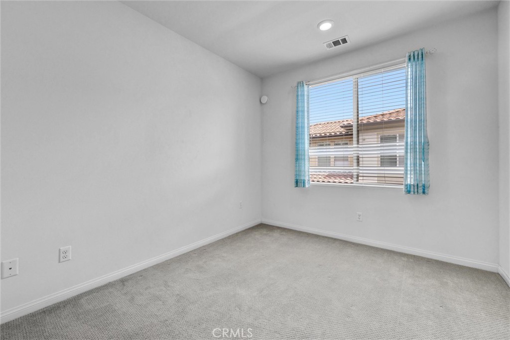 125 Neptune Property Photo 17