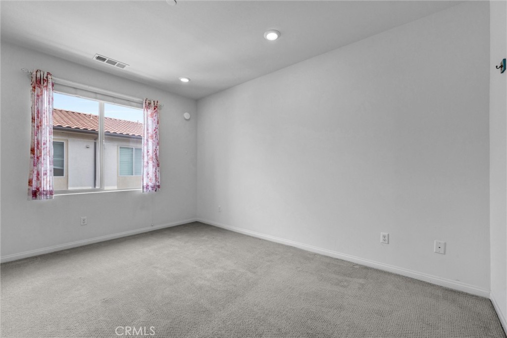 125 Neptune Property Photo 21