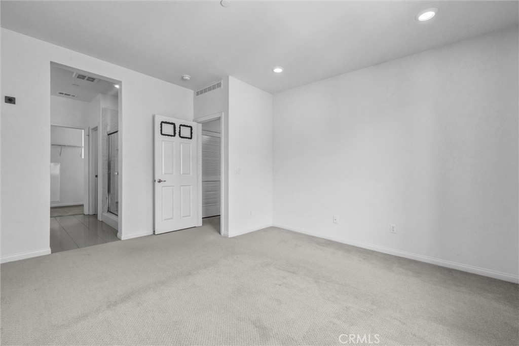 125 Neptune Property Photo 22