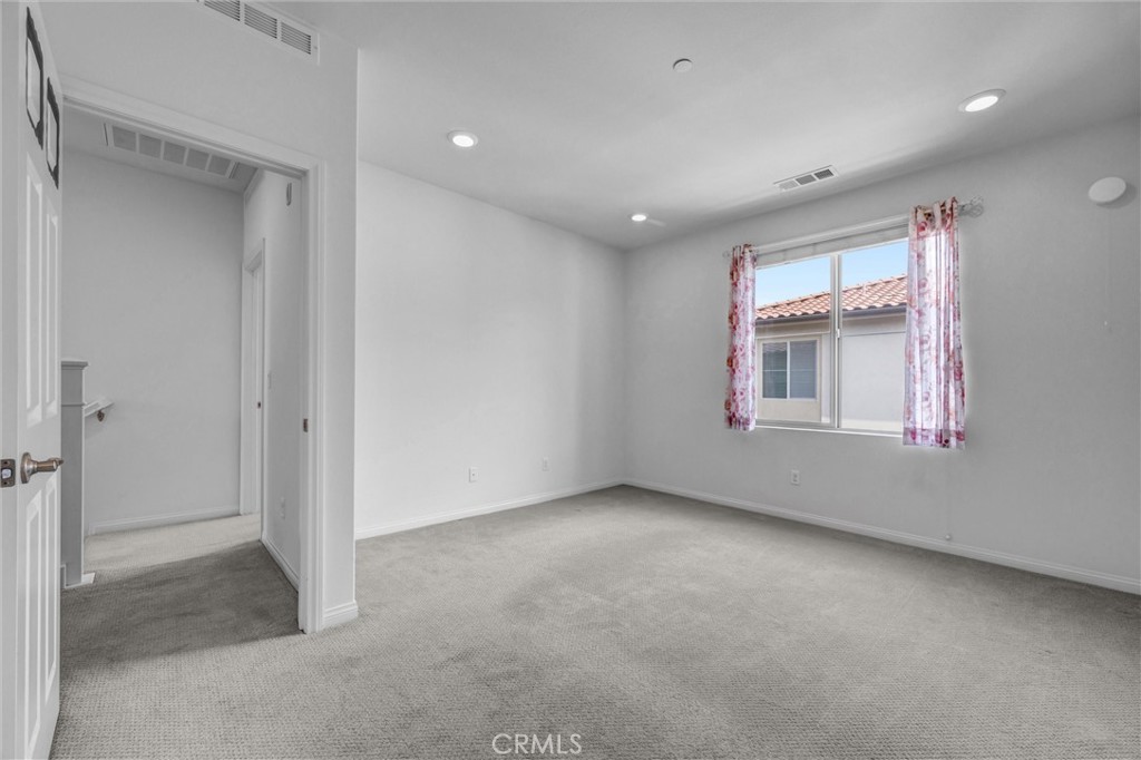 125 Neptune Property Photo 23