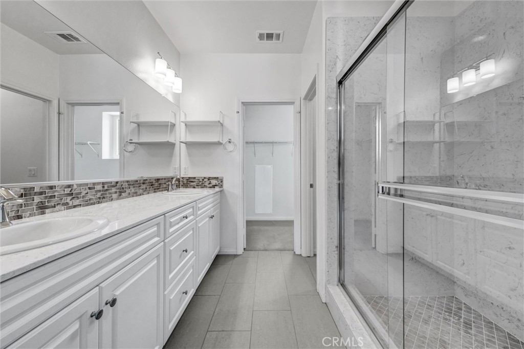 125 Neptune Property Photo 24