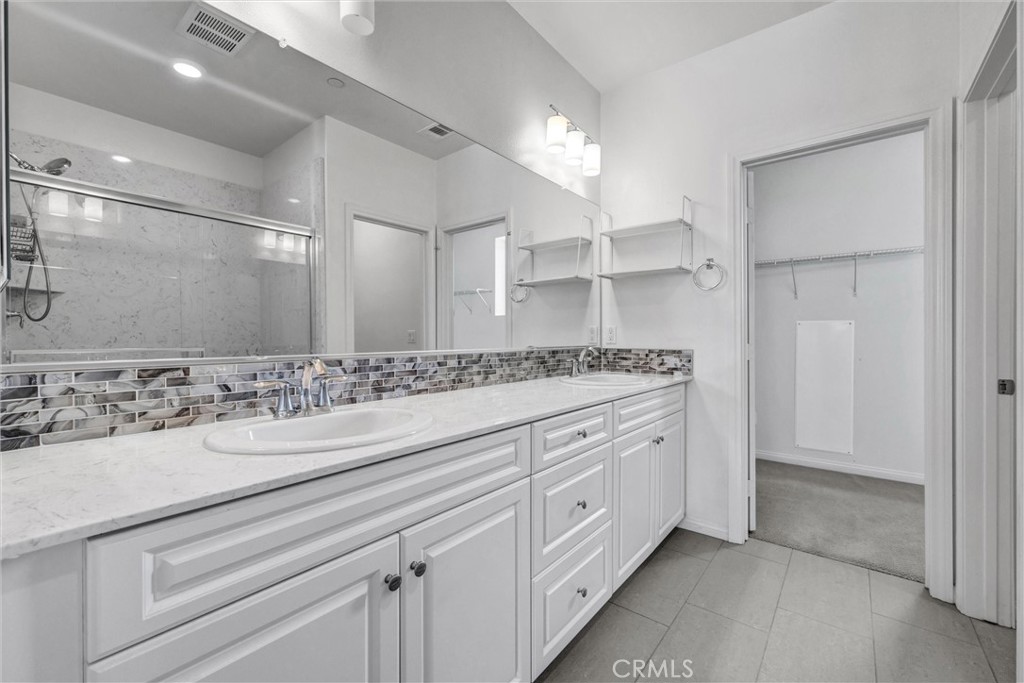 125 Neptune Property Photo 25