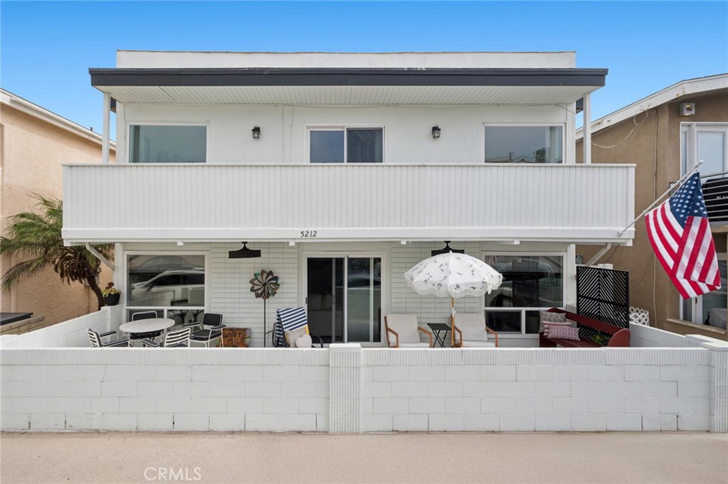 5212 Seashore B Property Photo 1