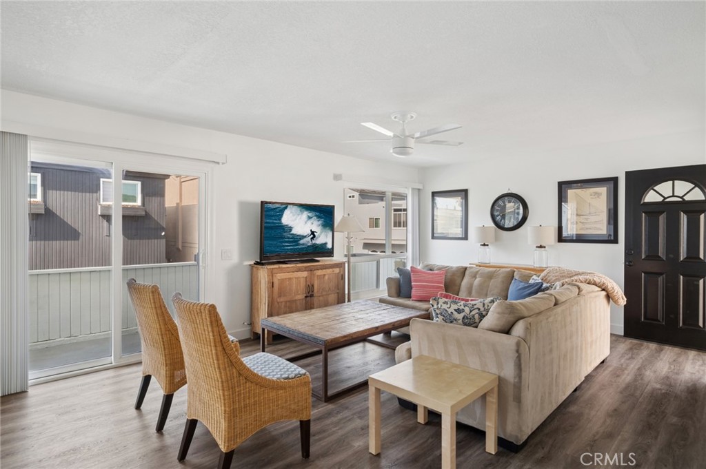 5212 Seashore B Property Photo 2
