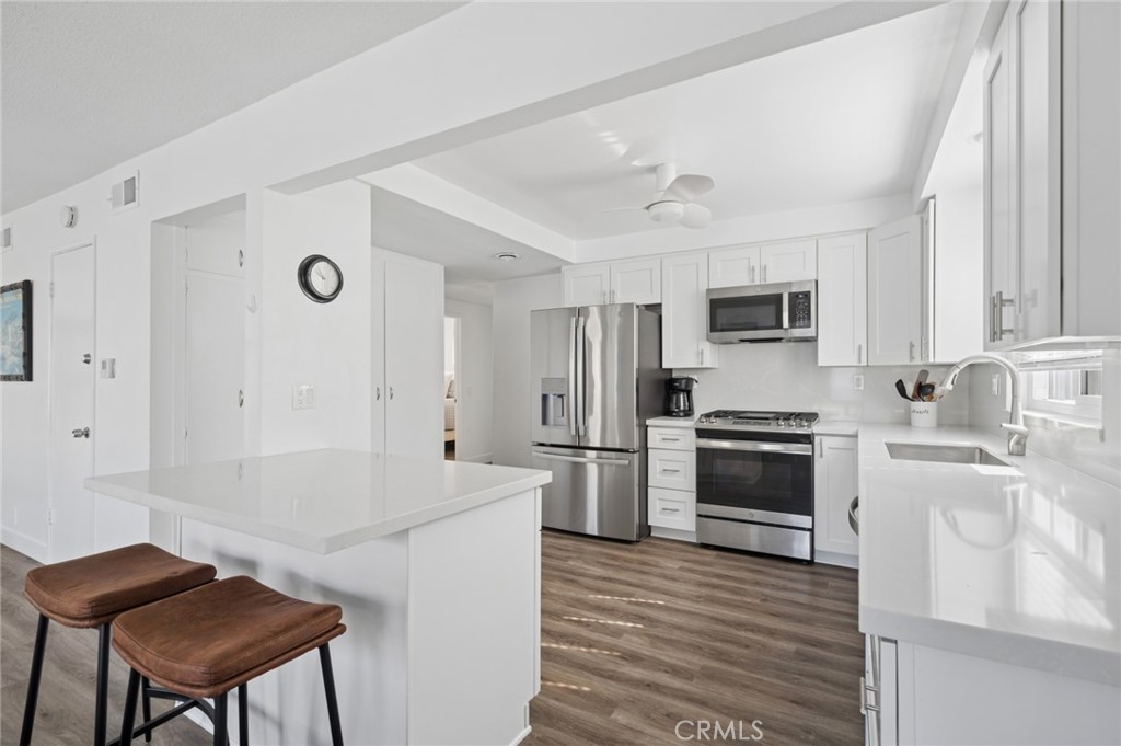 5212 Seashore B Property Photo 7
