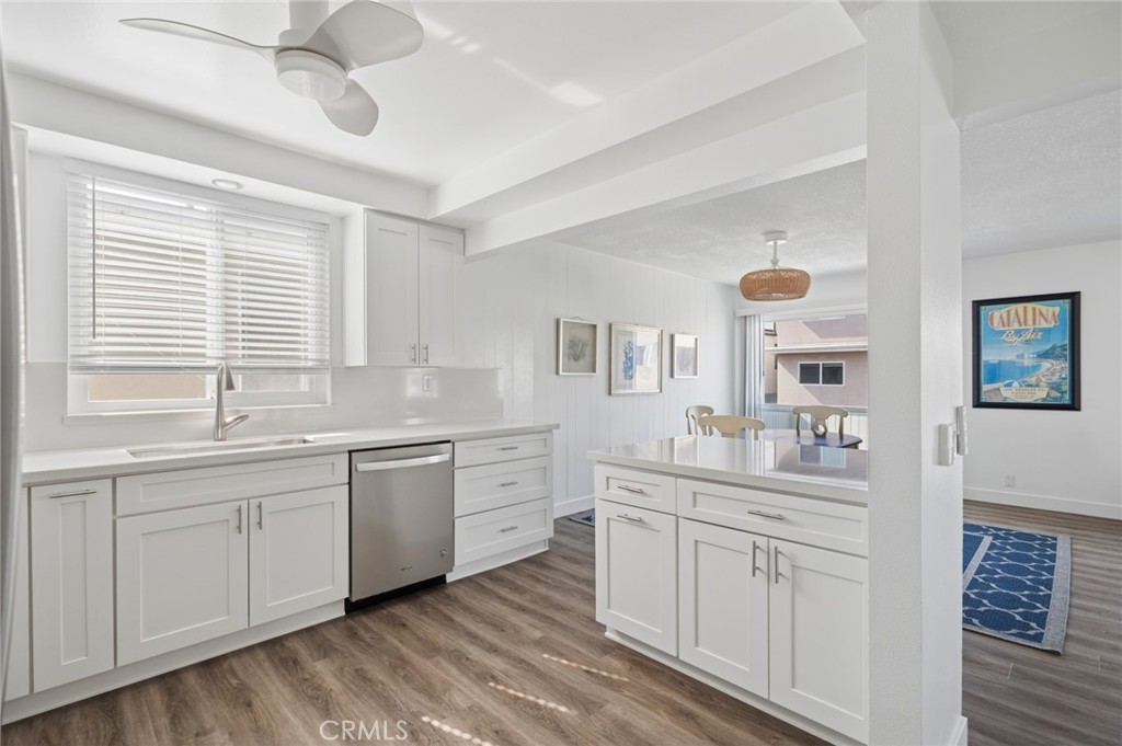 5212 Seashore B Property Photo 9