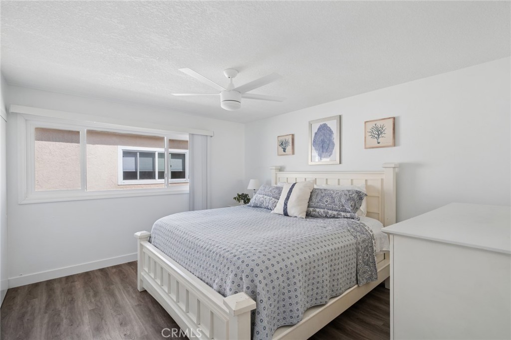 5212 Seashore B Property Photo 10