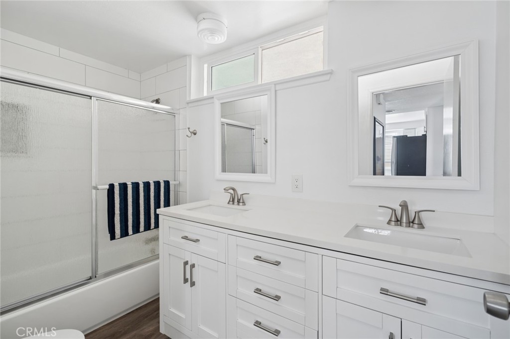 5212 Seashore B Property Photo 11