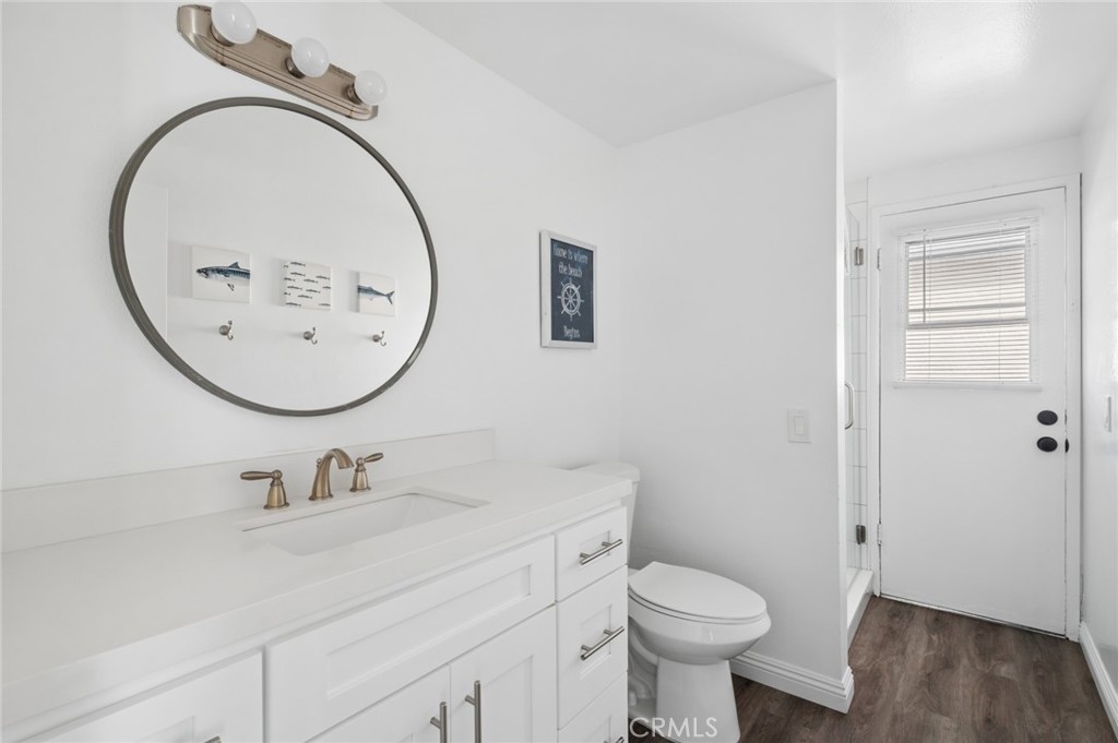 5212 Seashore B Property Photo 13