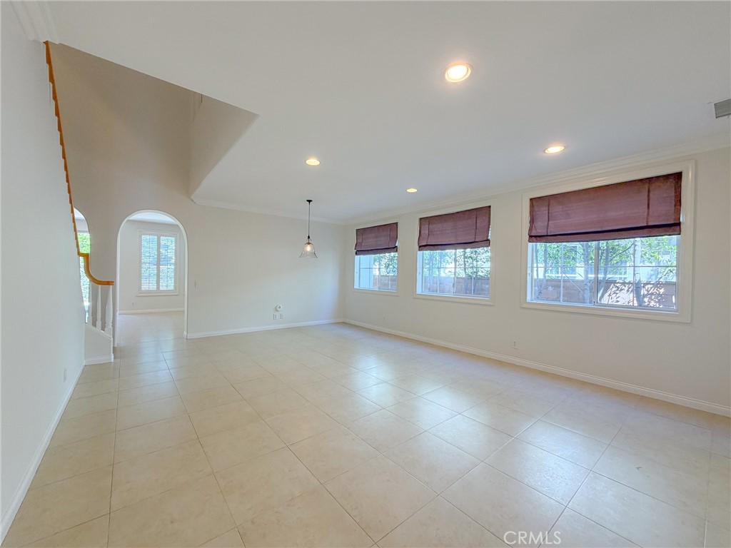 82 Laurelhurst Property Photo 8