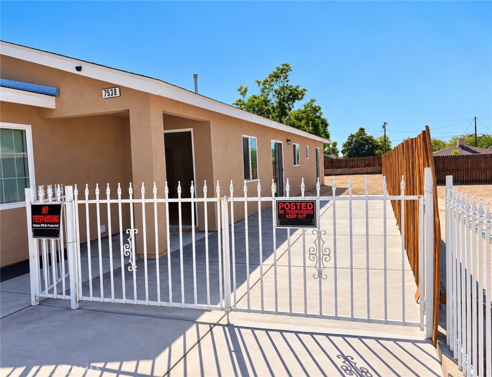 7538 Lynwood Property Photo 3