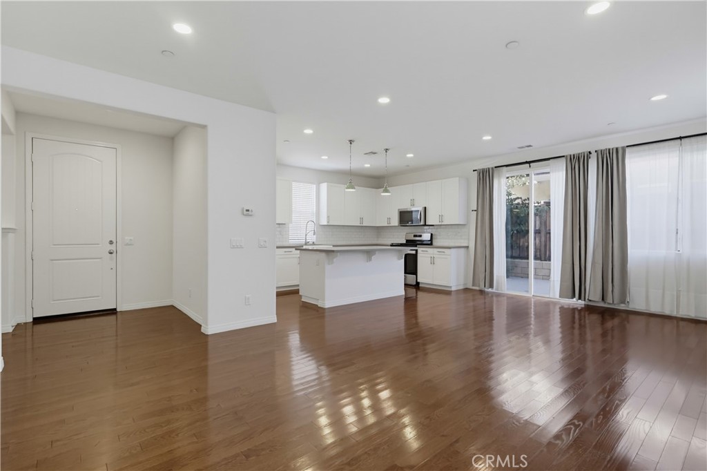 201 Encanto Property Photo 4