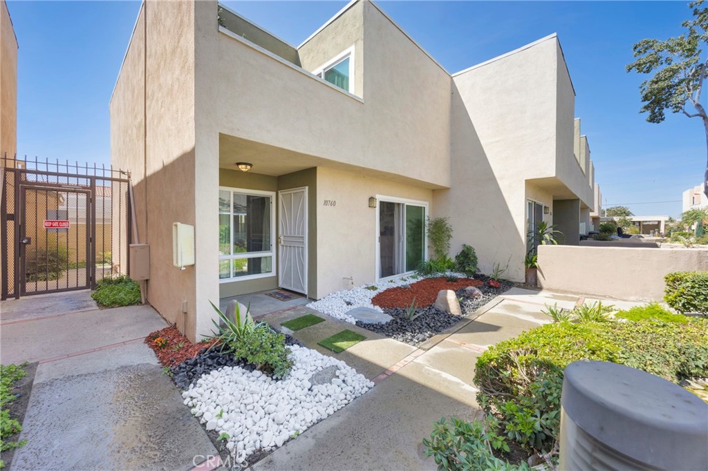 10760 Knott Property Photo 3