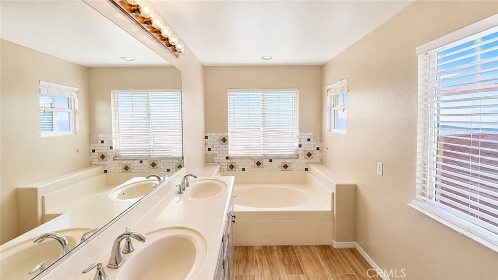351 Jessica Property Photo 29