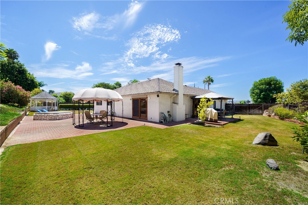 25122 Champlain Property Photo 1