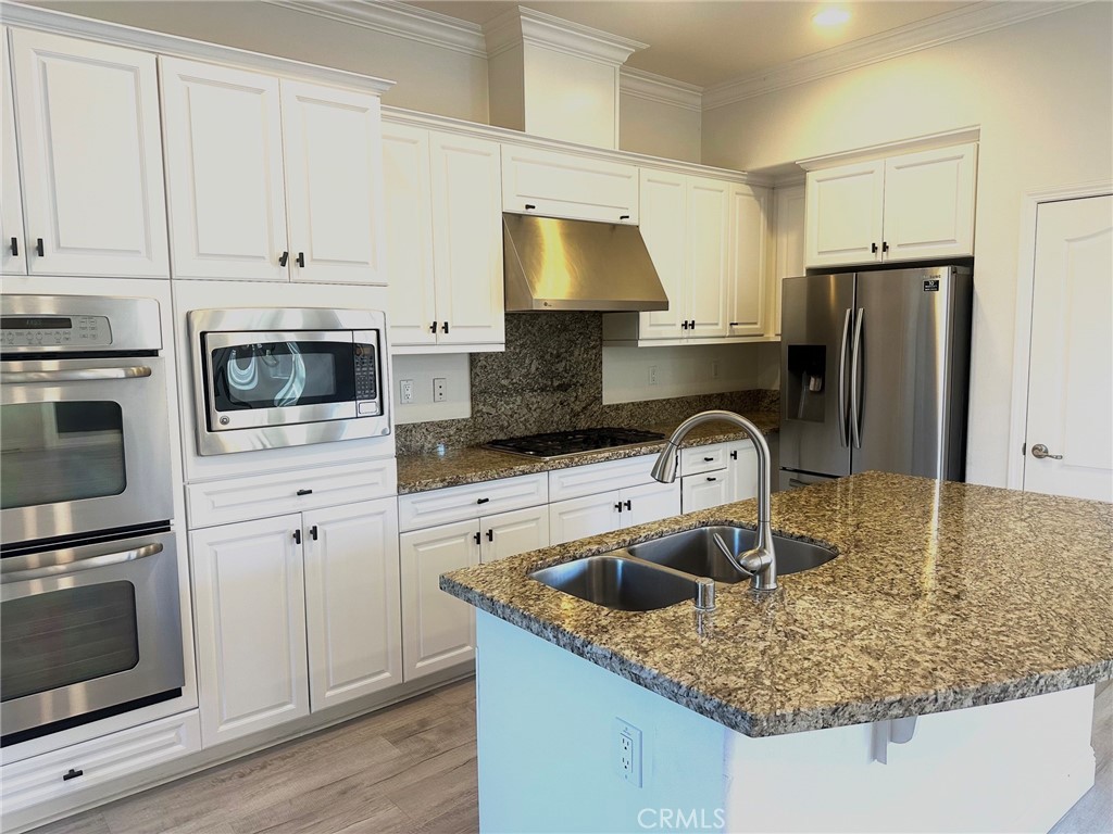 80 Mapleton Property Photo 2