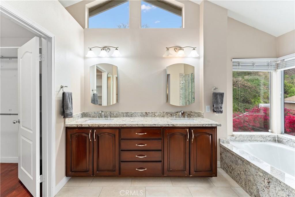 1535 San Almada Road Property Photo 17